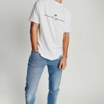 t-shirt-man-a-hanger-front-zoom1-white-2677.jpg