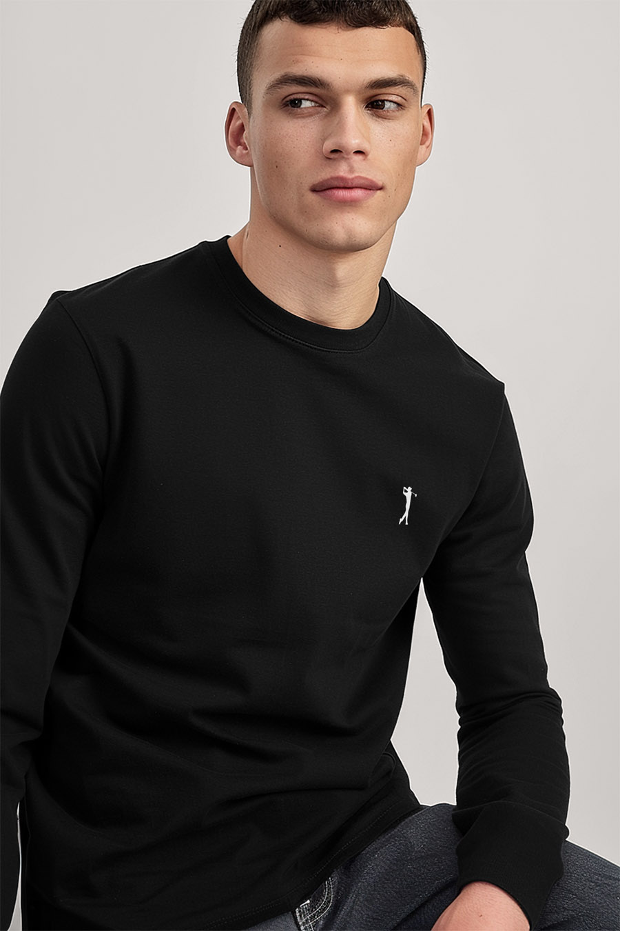 longsleeve-man-a-g18-front-zoom2-black-3129.jpg