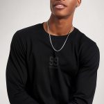 longsleeve-man-a-isolated-front-full-black-3151.jpg