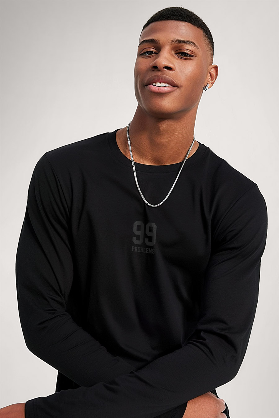 longsleeve-man-a-g19-front-zoom1-black-3151.jpg