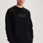 sweatshirts-man-a-isolated-front-full-black-3206.jpg