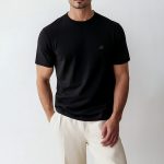 t-shirt-man-a-hanger-front-zoom2-black-4321.jpg