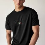 t-shirt-man-a-hanger-front-zoom1-black-4246.jpg