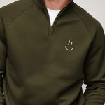 halfzip-man-a-isolated-front-full-xaki-5021.jpg