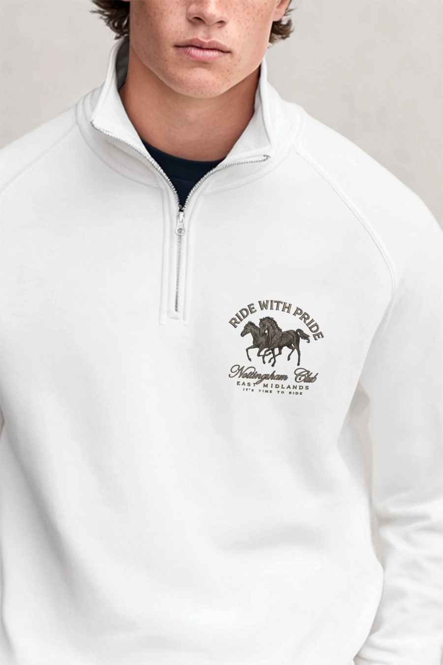 halfzip-man-a-g21-front-zoom3-white-5086.jpg