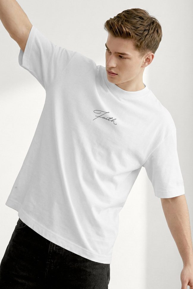 Oversized T-Shirt με Design Print σε Λευκό Χρώμα, Strong Faith