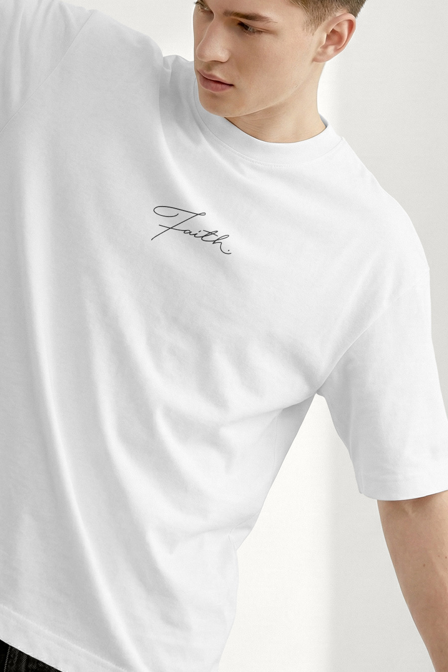 boxy-t-shirt-man-a-g11-front-zoom3-white-5511.jpg