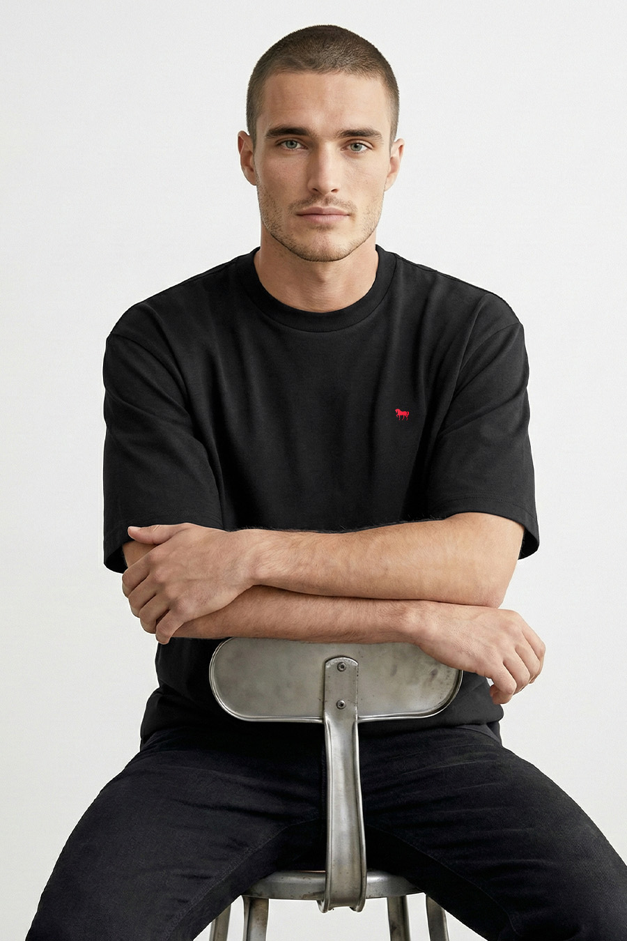 boxy-t-shirt-man-a-g5-front-zoom1-black-5041.jpg