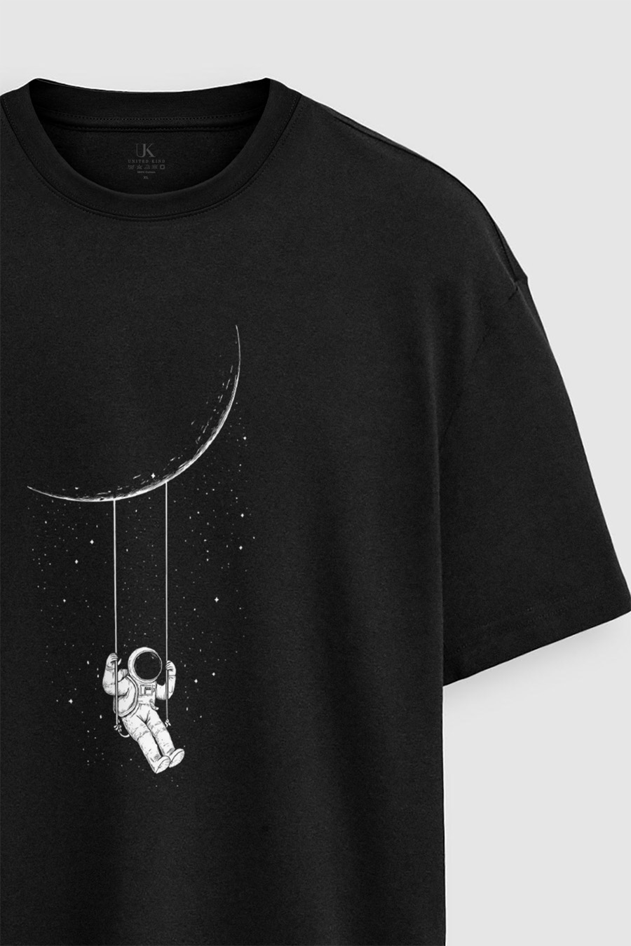t-shirt-man-a-boxy-front-zoom2-black-5062.jpg