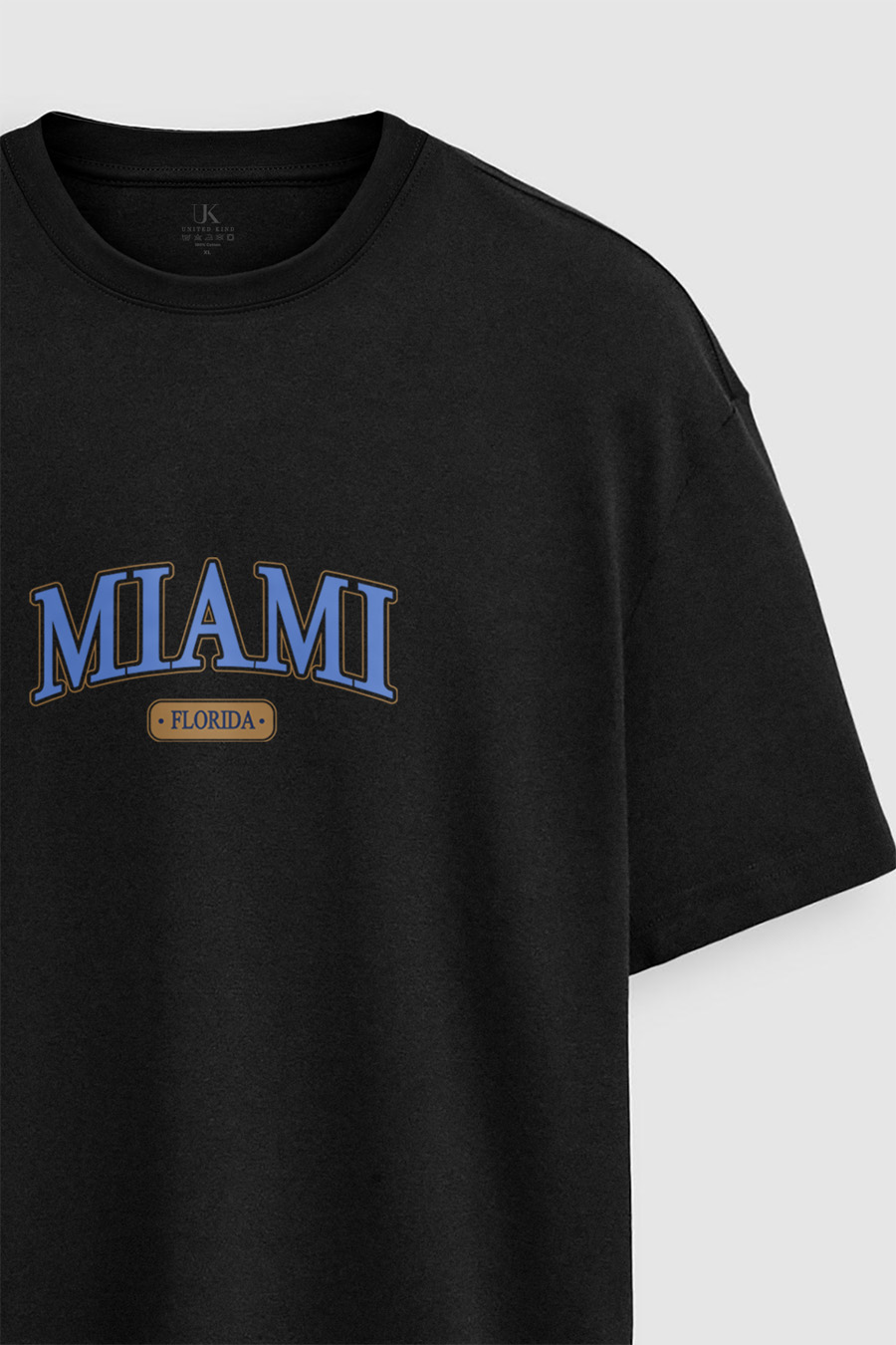 t-shirt-man-a-boxy-front-zoom2-black-5074.jpg