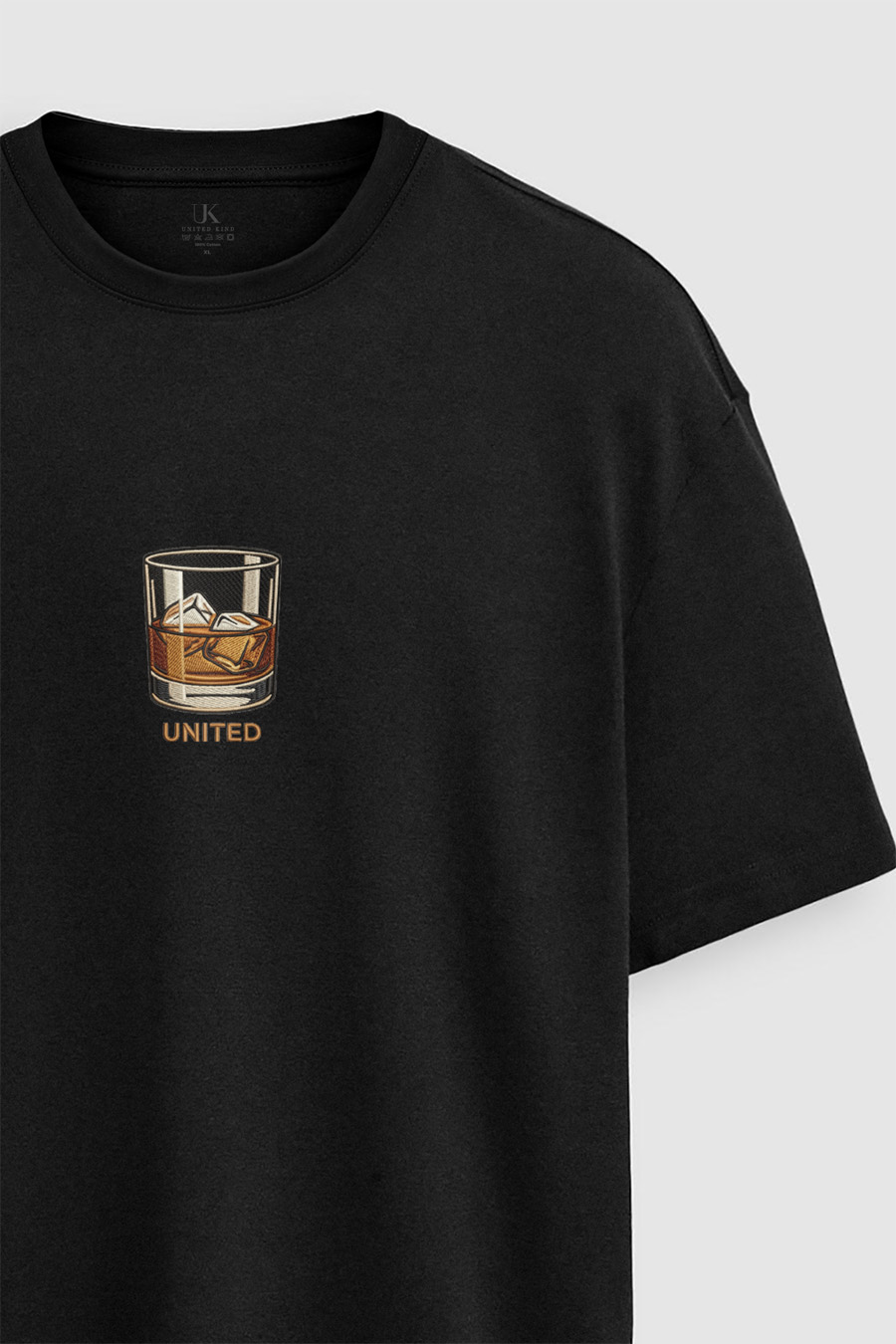 t-shirt-man-a-boxy-front-zoom2-black-5384.jpg