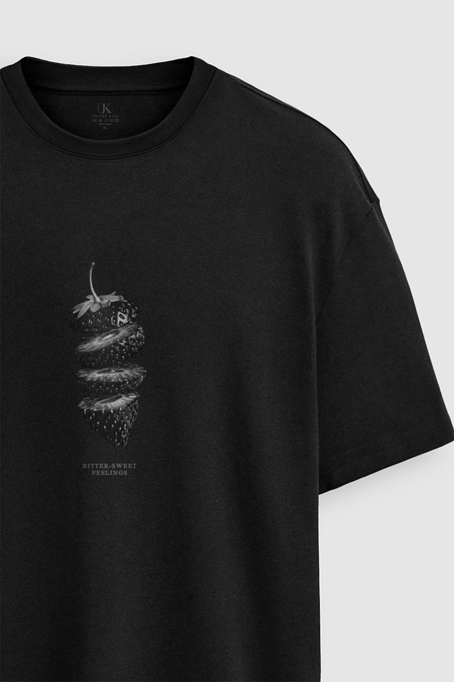 t-shirt-man-a-boxy-front-zoom2-black-5471.jpg