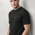 t-shirt-man-a-hanger-front-zoom2-black-5332.jpg