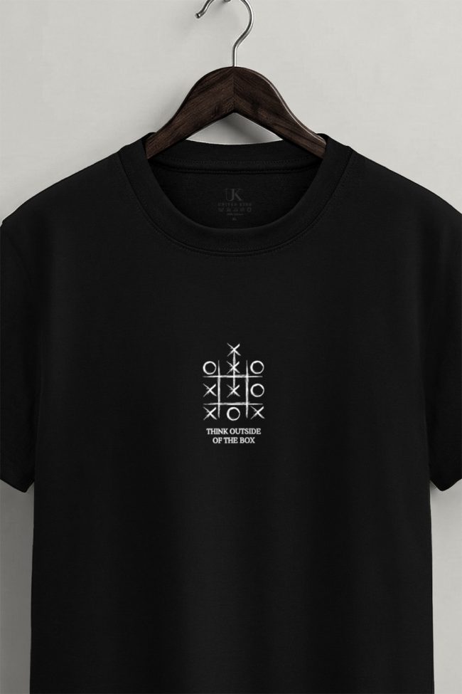 Think Outside The Box, T-Shirt Μπλούζα με Σχέδιο σε Μαύρο Χρώμα