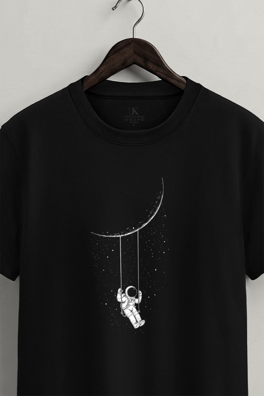 t-shirt-man-a-hanger-front-zoom1-black-5062.jpg
