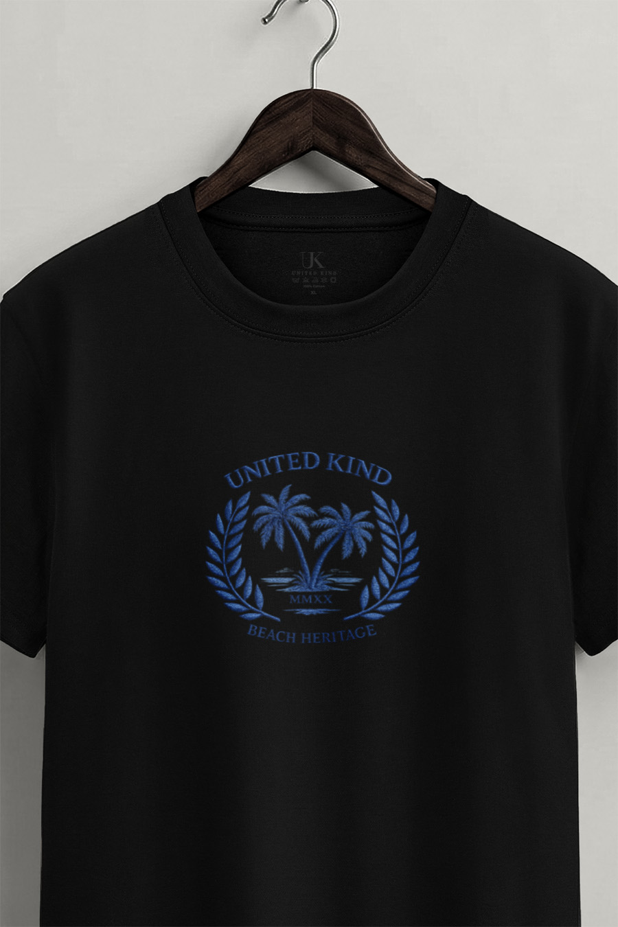 t-shirt-man-a-hanger-front-zoom1-black-5415.jpg