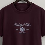Vintage Vibes Royal Club, Μπλούζα T-Shirt σε Μπορντώ Χρώμα