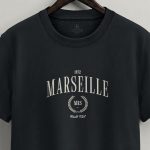 Marseille, T-Shirt Μπλούζα με Σχέδιο σε Iron Grey Χρώμα