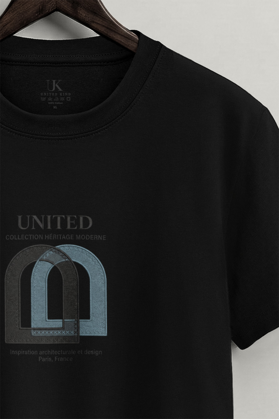 t-shirt-man-a-hanger-front-zoom2-black-5377.jpg