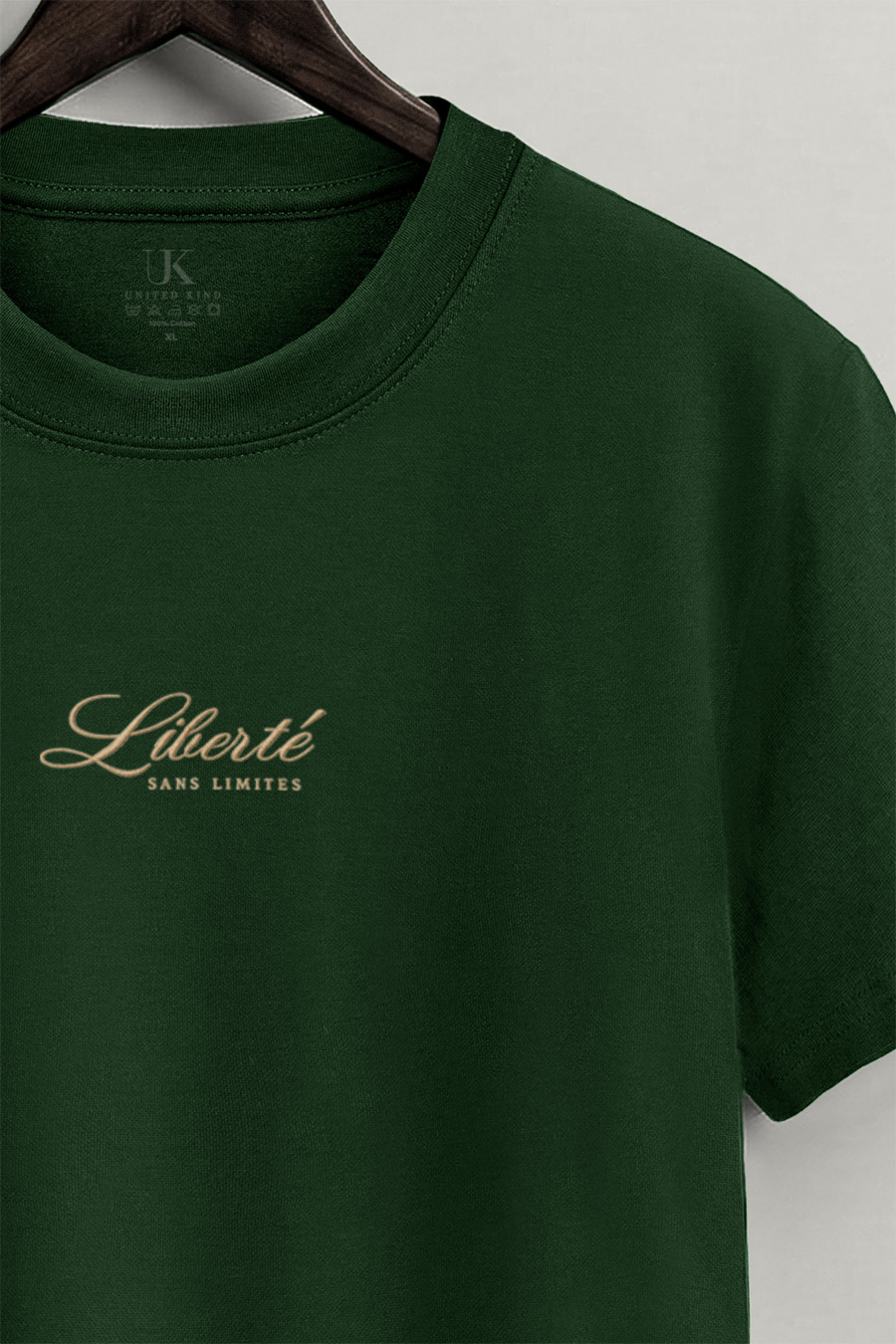 t-shirt-man-a-hanger-front-zoom2-green-5170.jpg