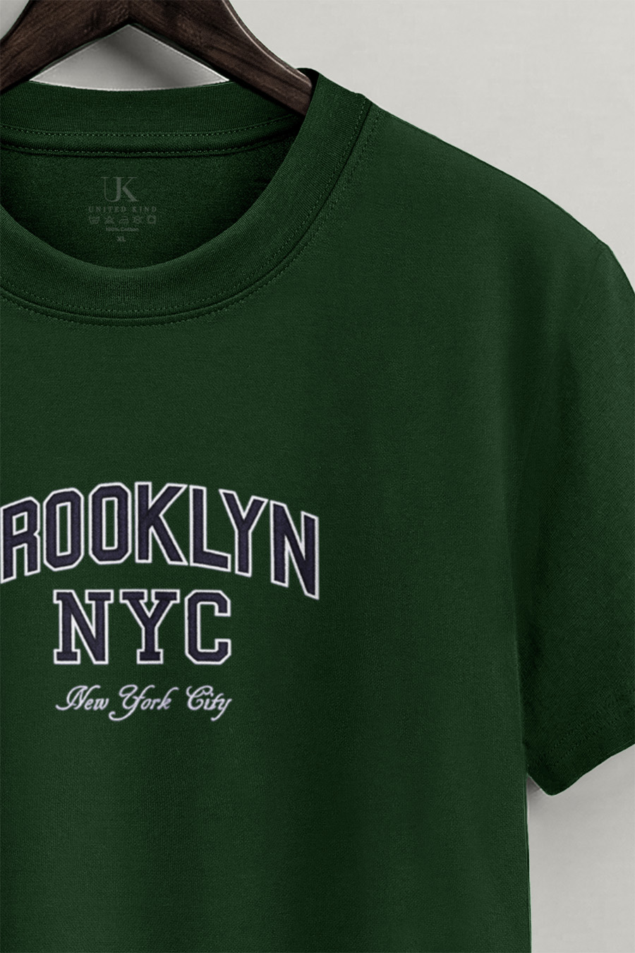 t-shirt-man-a-hanger-front-zoom2-green-5198.jpg