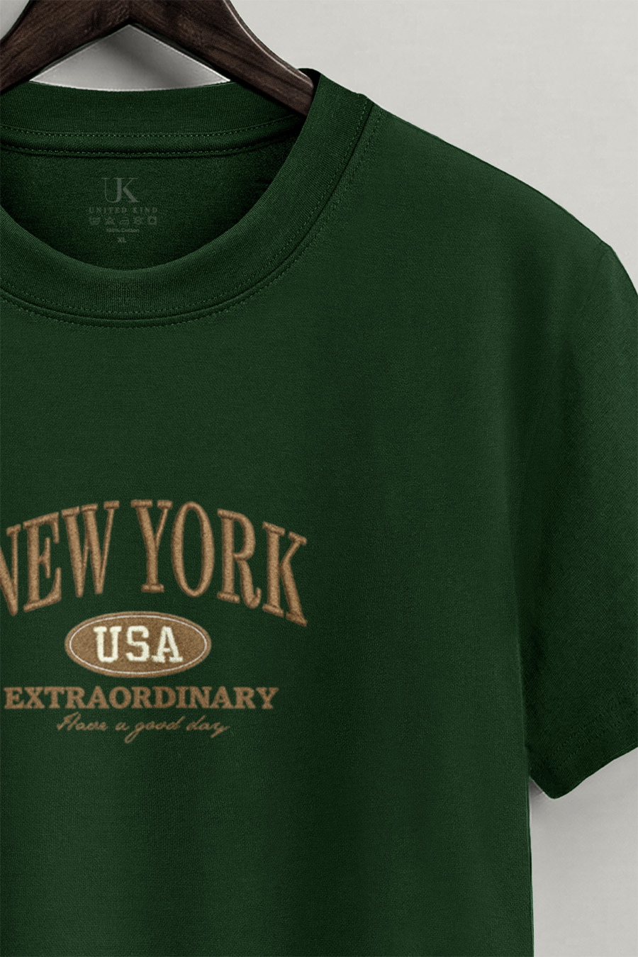 t-shirt-man-a-hanger-front-zoom2-green-5202.jpg