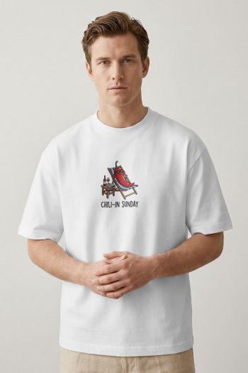 Oversized T-Shirt σε Λευκό Χρώμα με σχέδιο, Red Chill Sunday Chair