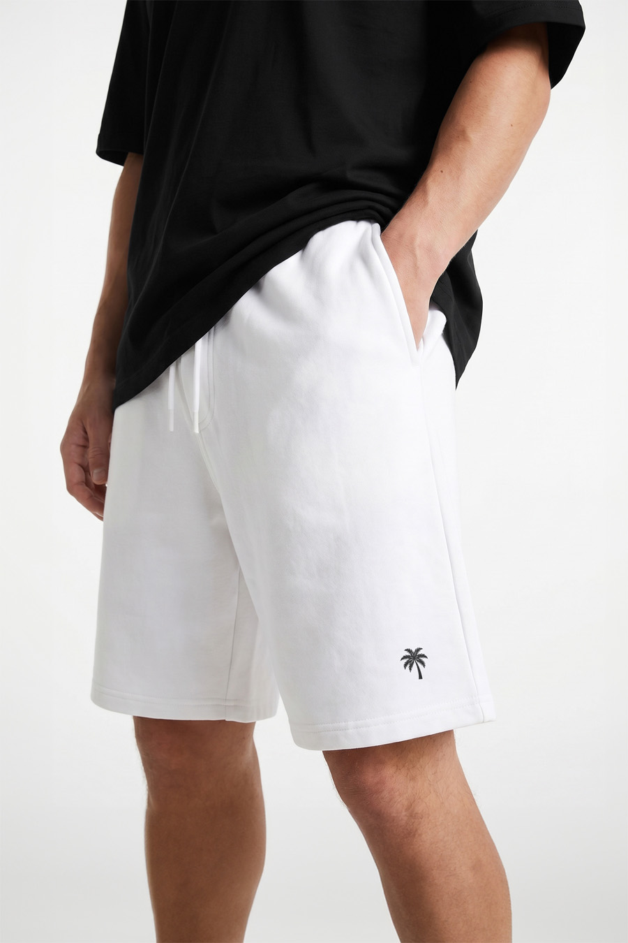 shorts-man-a-g6-front-zoom2-white-1049.jpg