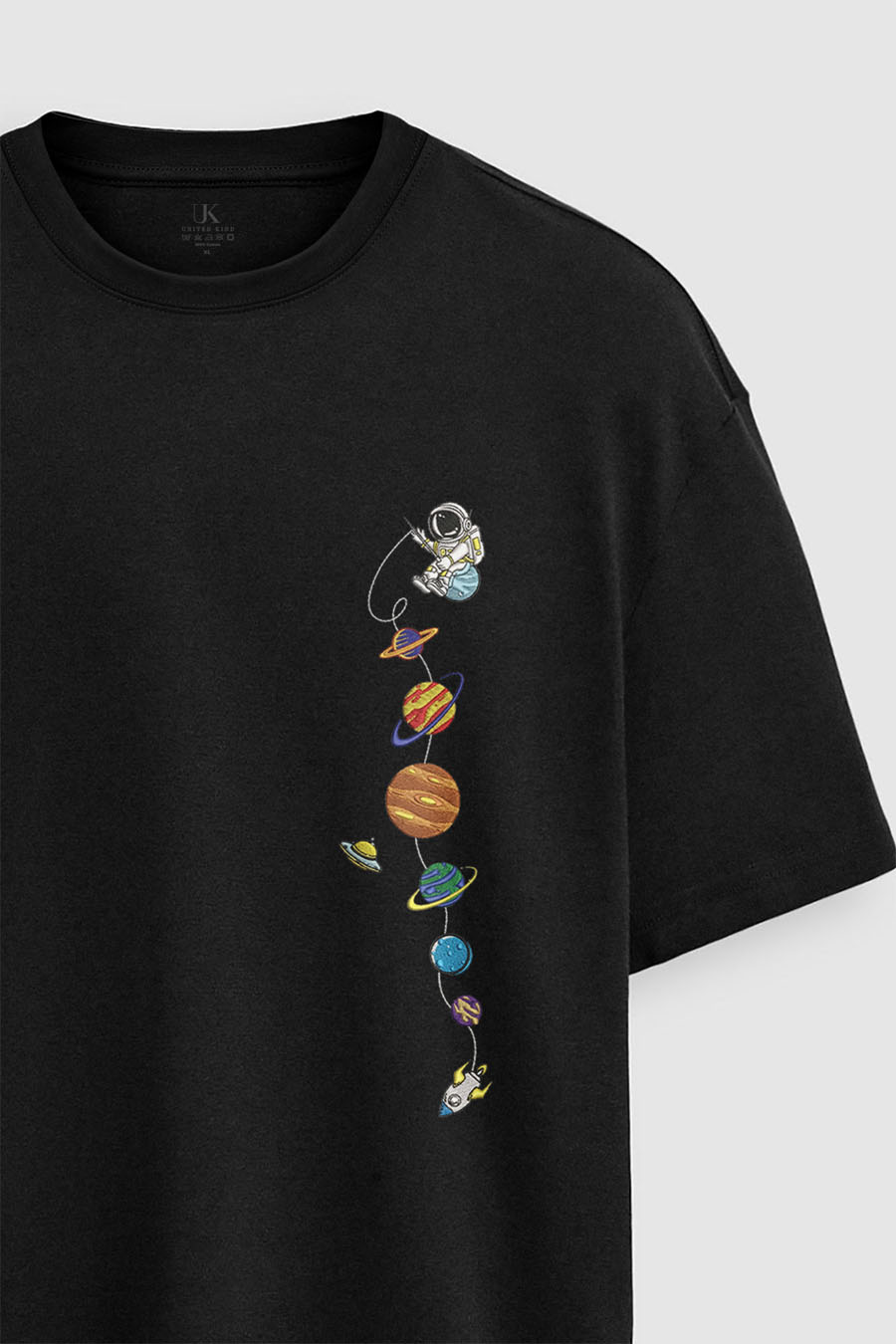 t-shirt-man-a-boxy-front-zoom2-black-5712.jpg