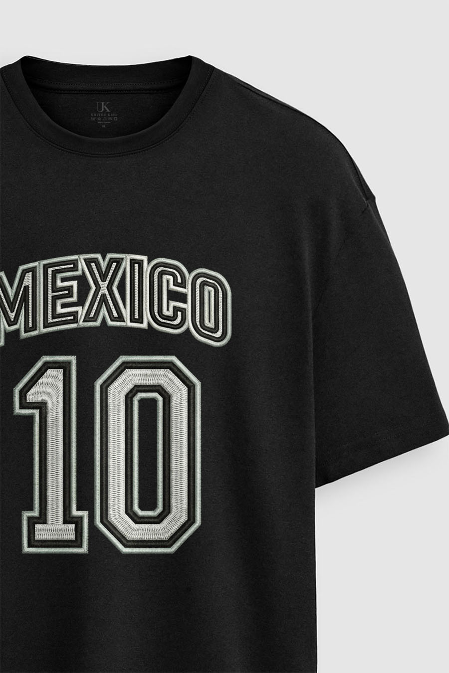 t-shirt-man-a-boxy-front-zoom2-black-5747.jpg