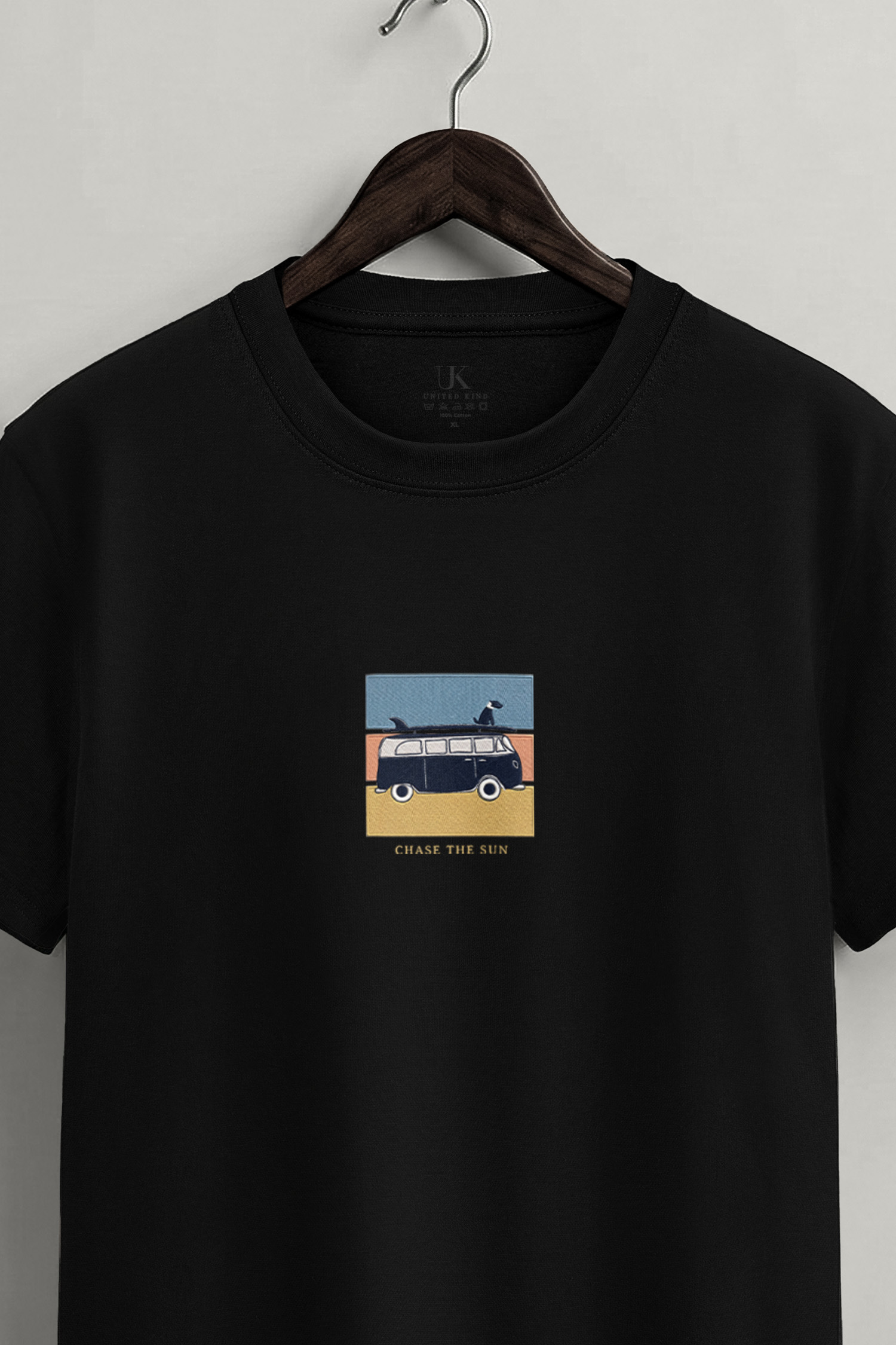 t-shirt-man-a-hanger-front-zoom1-black-5717.jpg