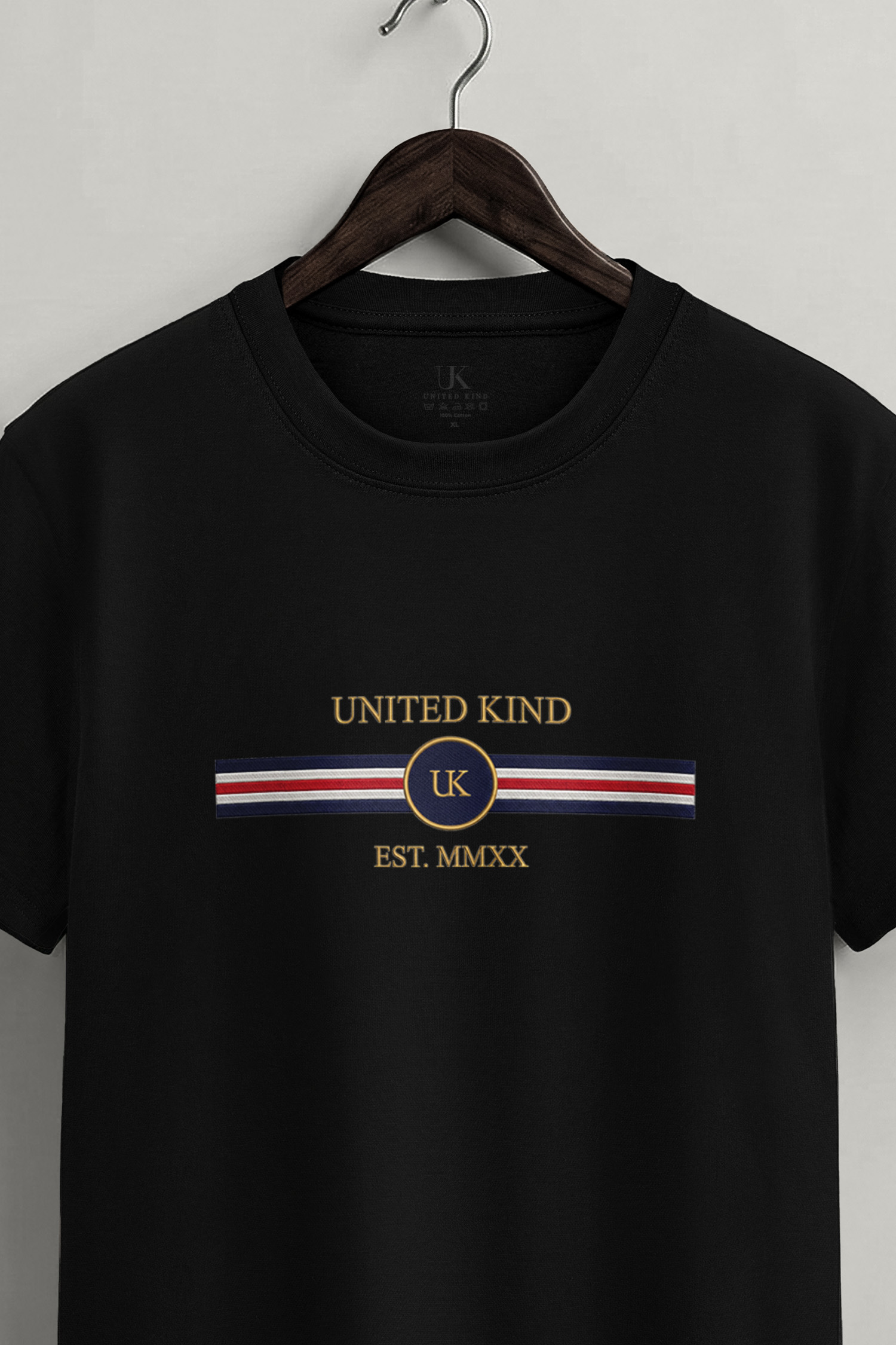 t-shirt-man-a-hanger-front-zoom1-black-5728.jpg