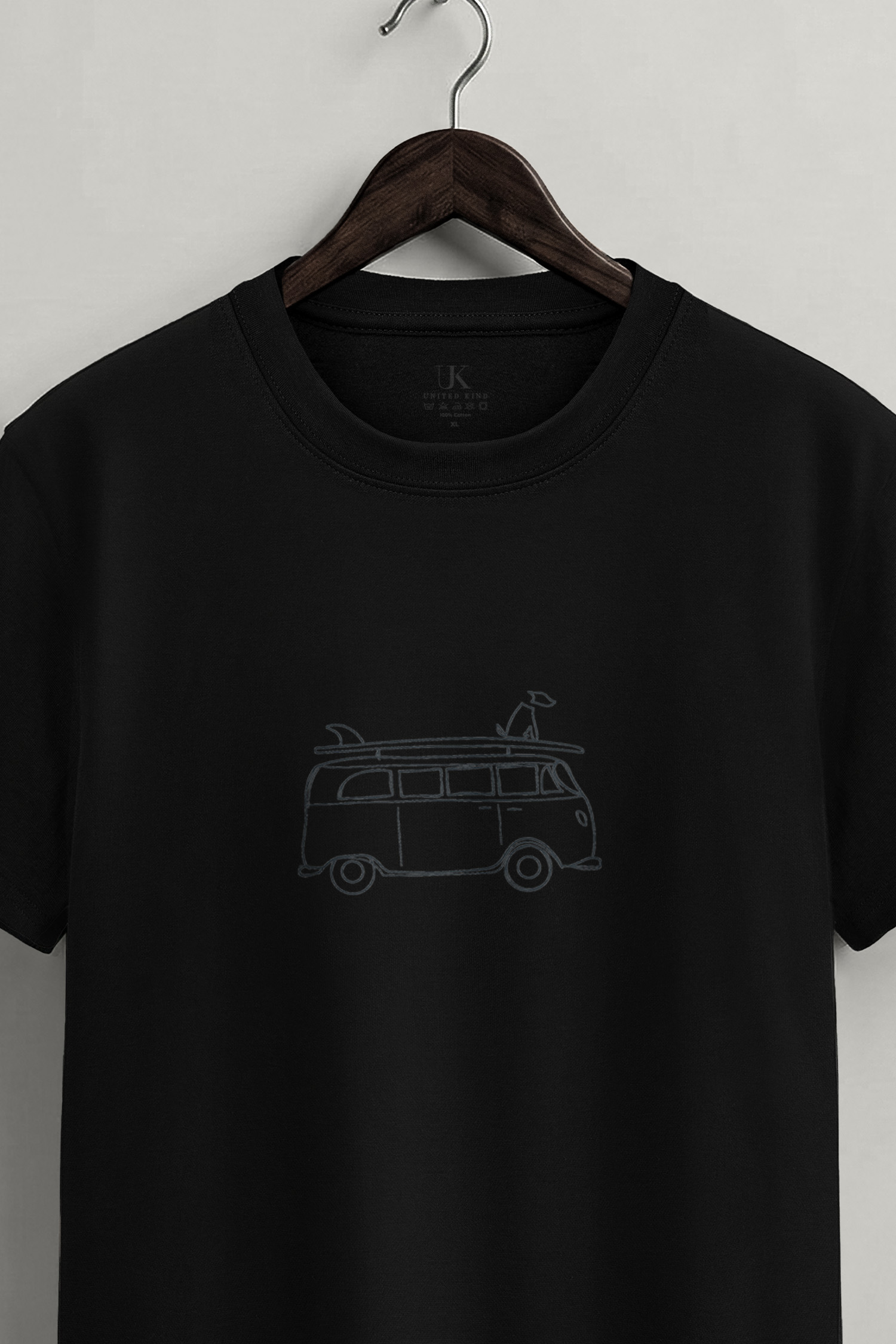t-shirt-man-a-hanger-front-zoom1-black-5735.jpg