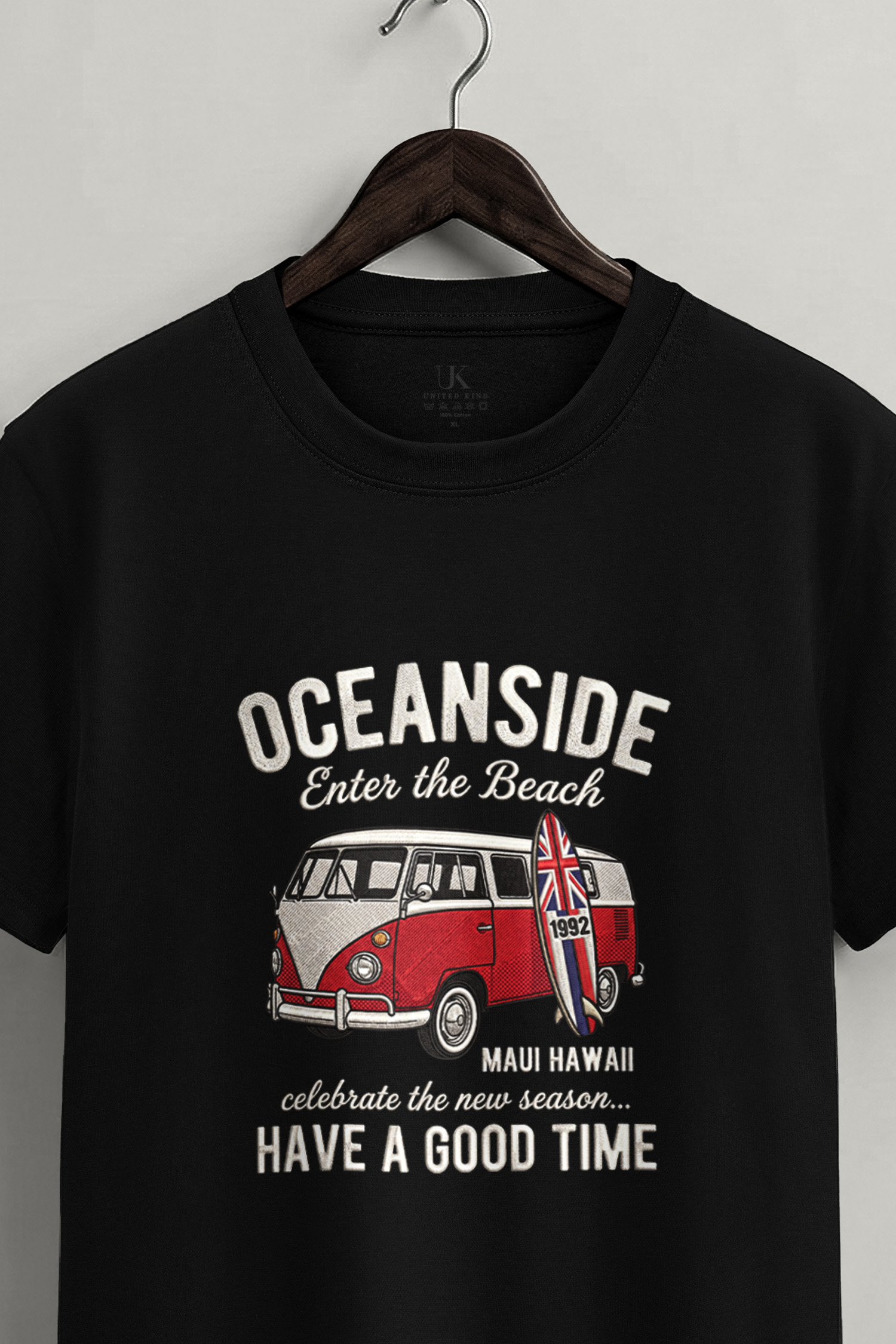 t-shirt-man-a-hanger-front-zoom1-black-5748.jpg