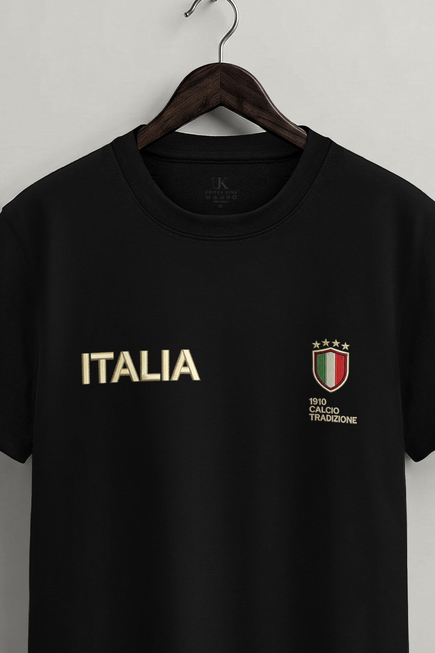 t-shirt-man-a-hanger-front-zoom1-black-5784.jpg