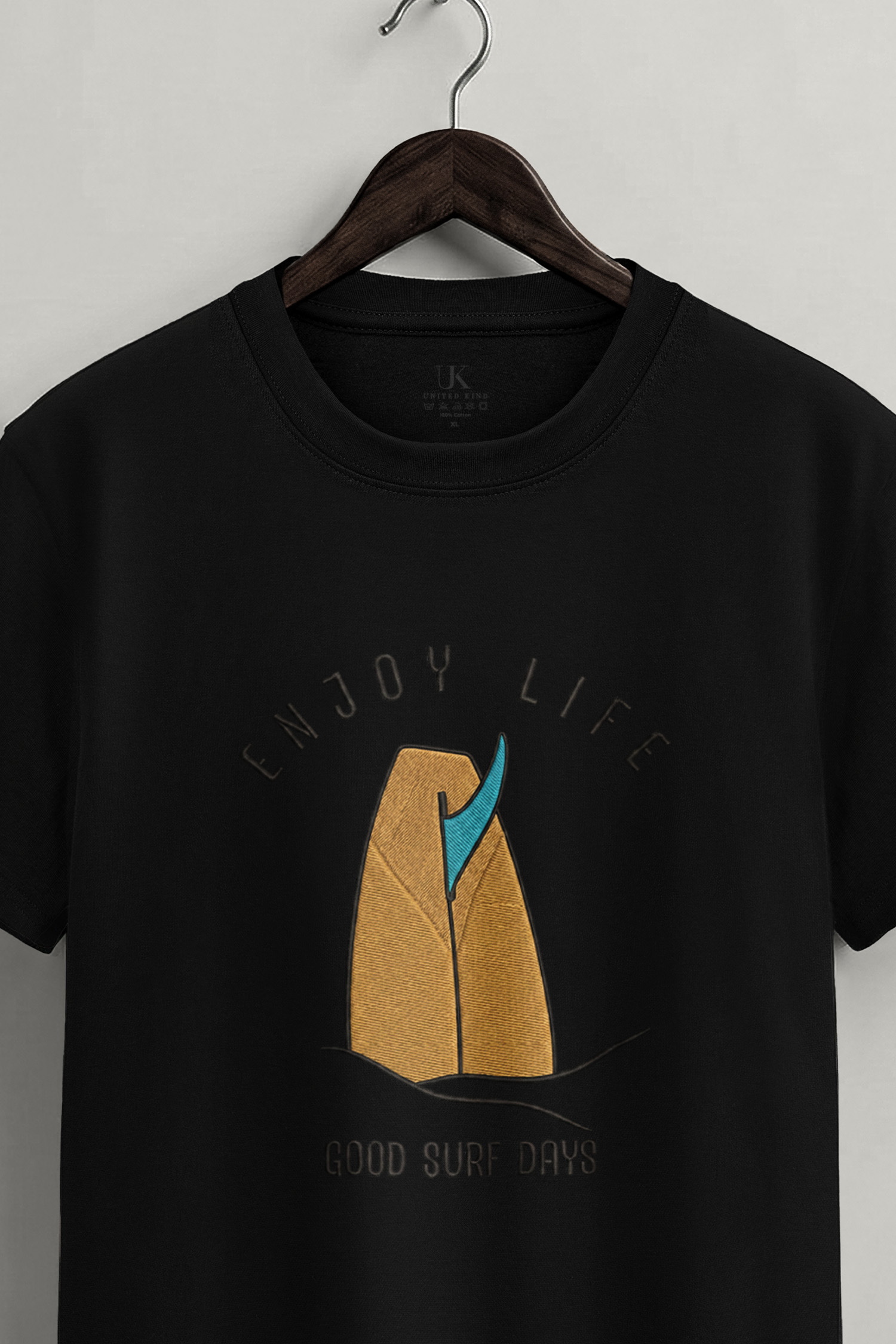 t-shirt-man-a-hanger-front-zoom1-black-5785.jpg