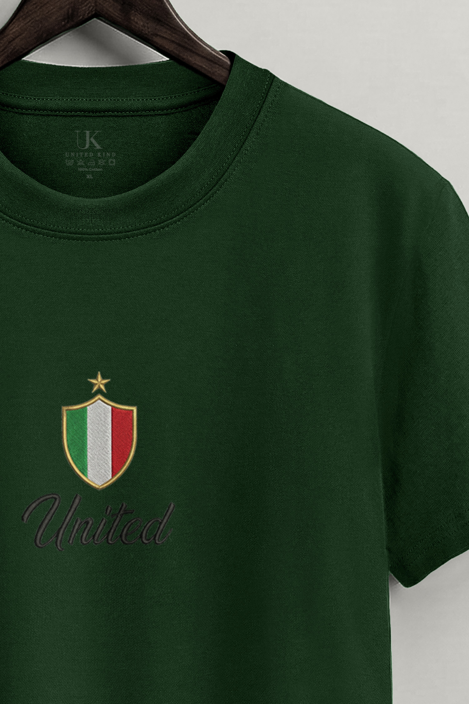 t-shirt-man-a-hanger-front-zoom2-green-5758.jpg