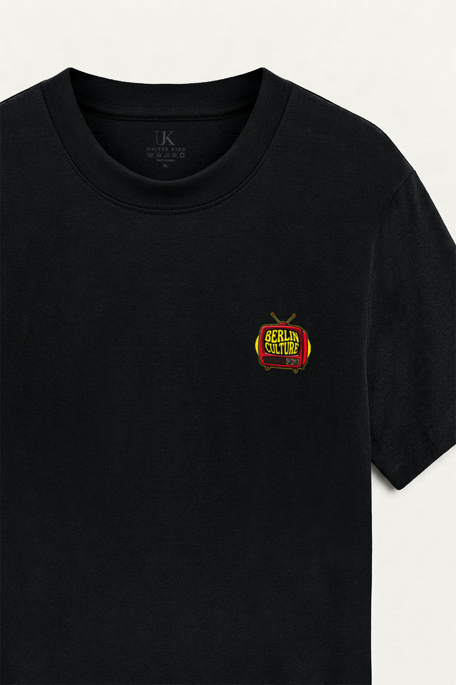 t-shirt-man-a-hanger-front-zoom5-black-5845.jpg