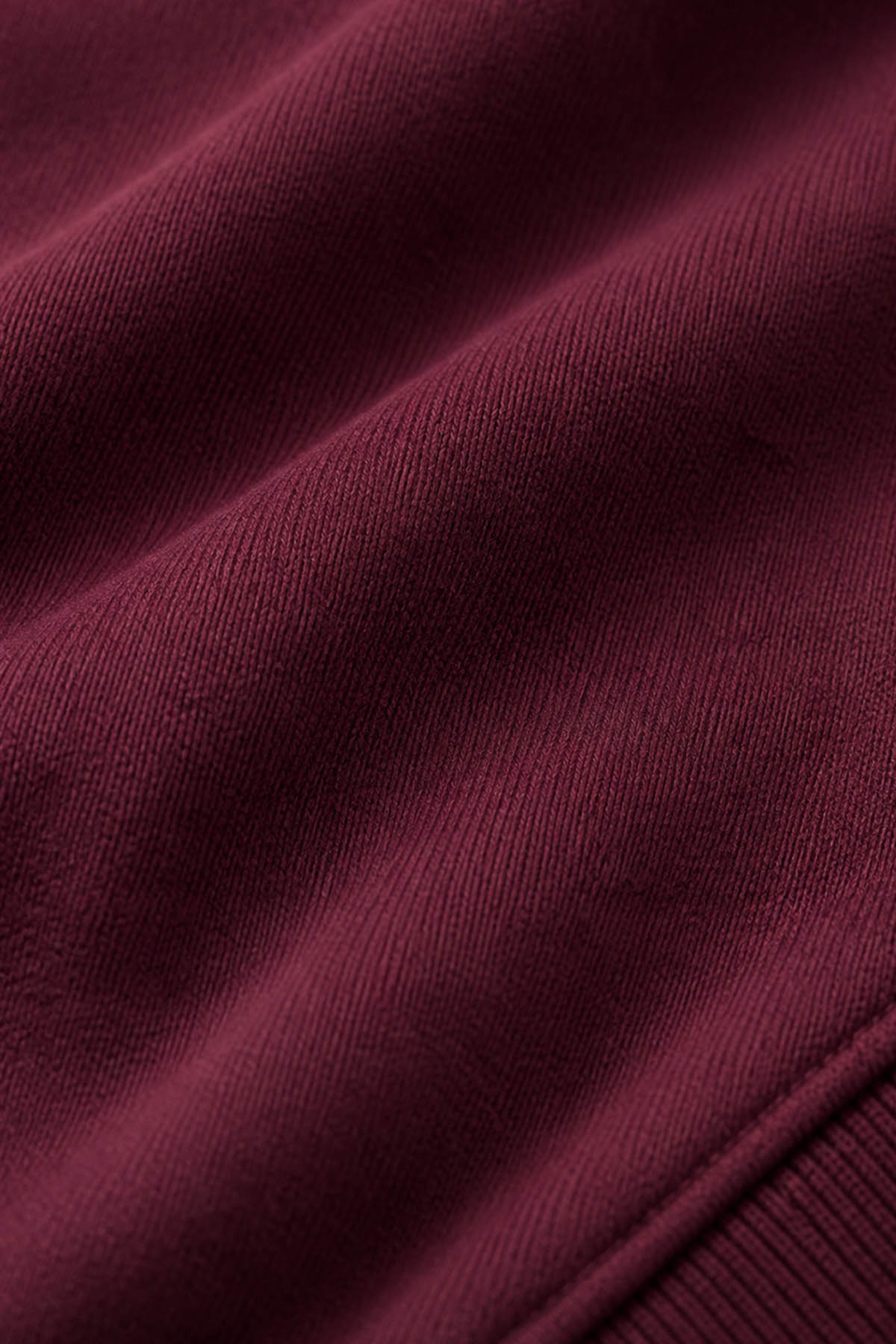 halfzip-man-a-detail-front-zoom-burgundy-no_stamp.jpg